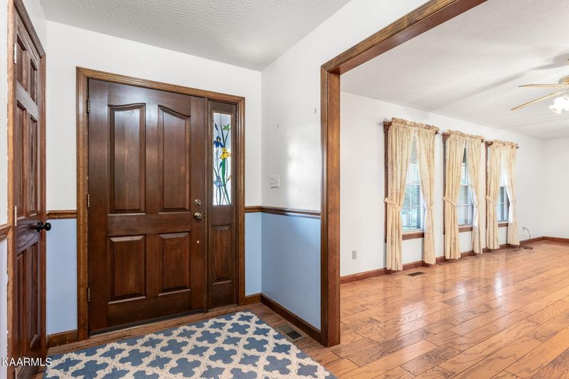 162 Overlook Ln, Clinton, TN 37716