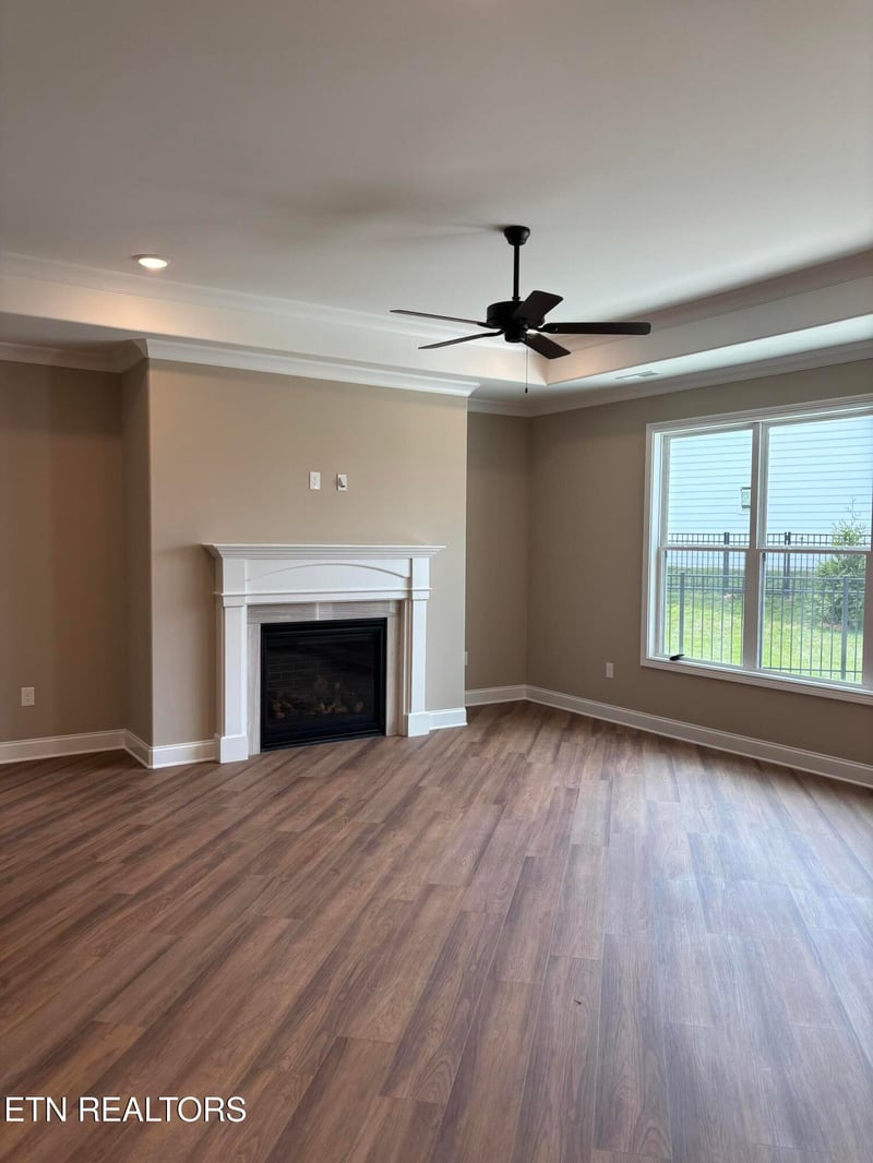 162 River Birch Dr, Lenoir City, TN 37771