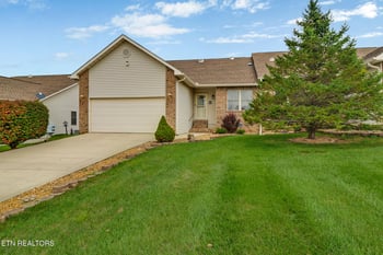 162 Woodgate Dr, Crossville, TN 38571