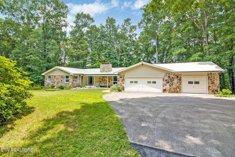 1620 Bell Rd, Crossville, TN 38571
