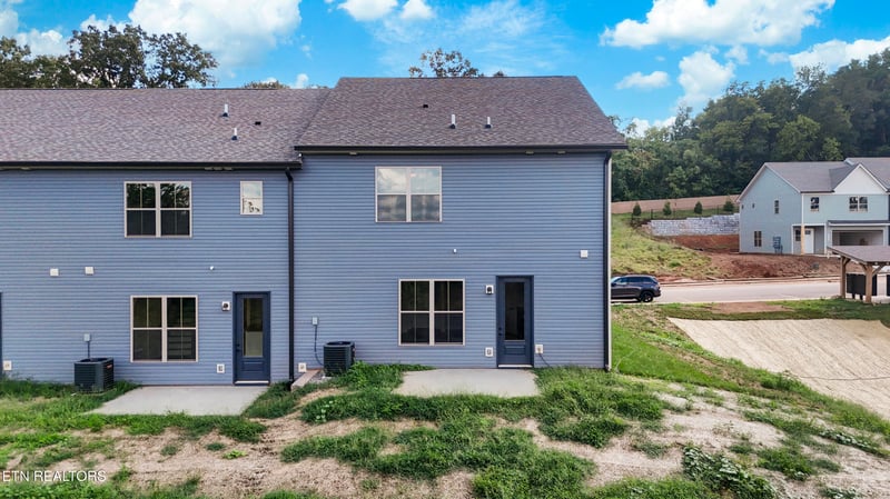 1620 Bennett Village Dr, Maryville, TN 37804