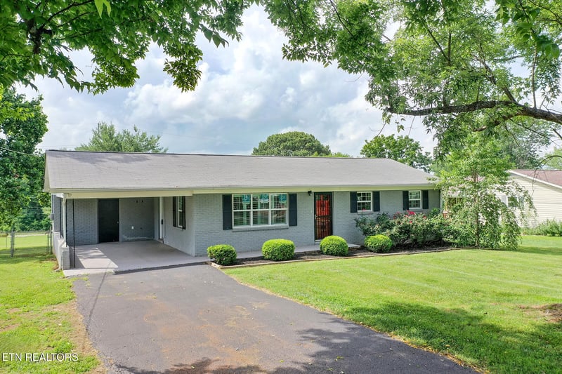 1620 Gail St, Loudon, TN 37774