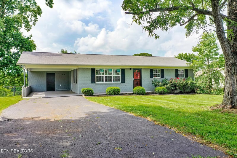 1620 Gail St, Loudon, TN 37774