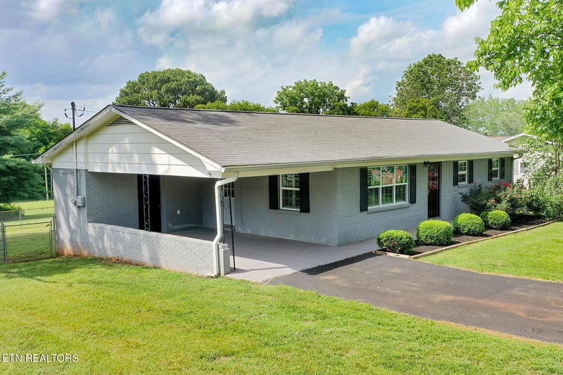 1620 Gail St, Loudon, TN 37774