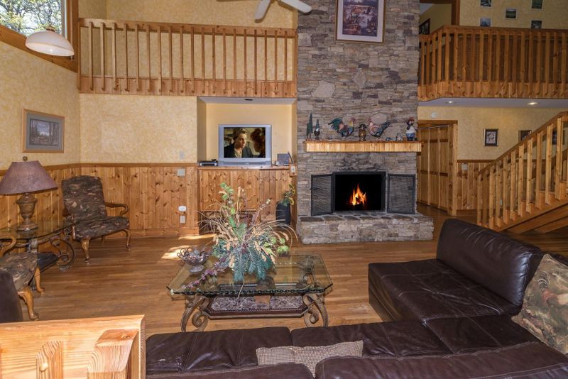 1620 Mountain View Rd, Sevierville, TN 37876