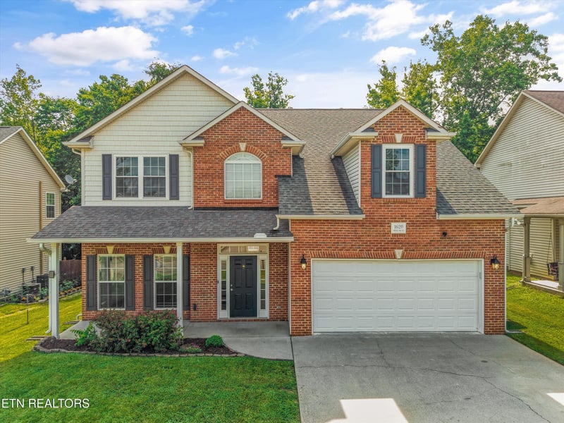 1620 Spring Oak Ln, Lenoir City, TN 37772
