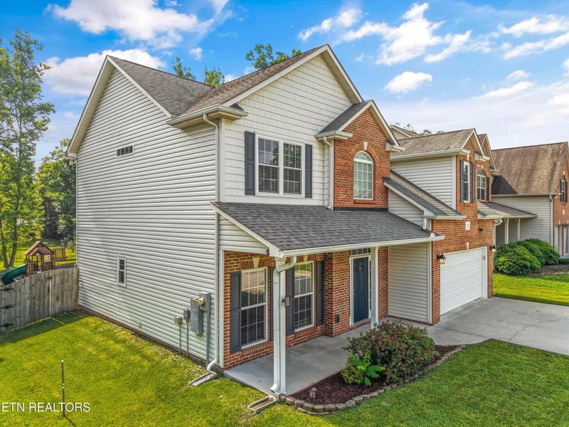 1620 Spring Oak Ln, Lenoir City, TN 37772