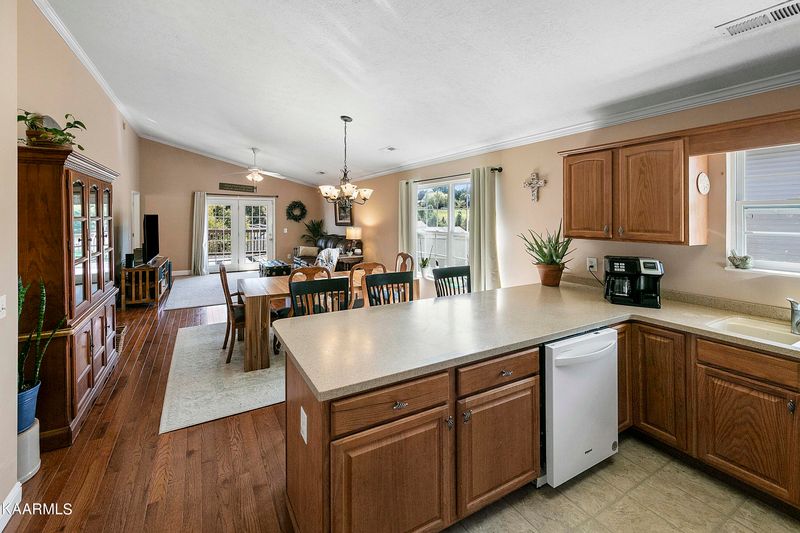 1621 Monte Vista Dr, Sevierville, TN 37862