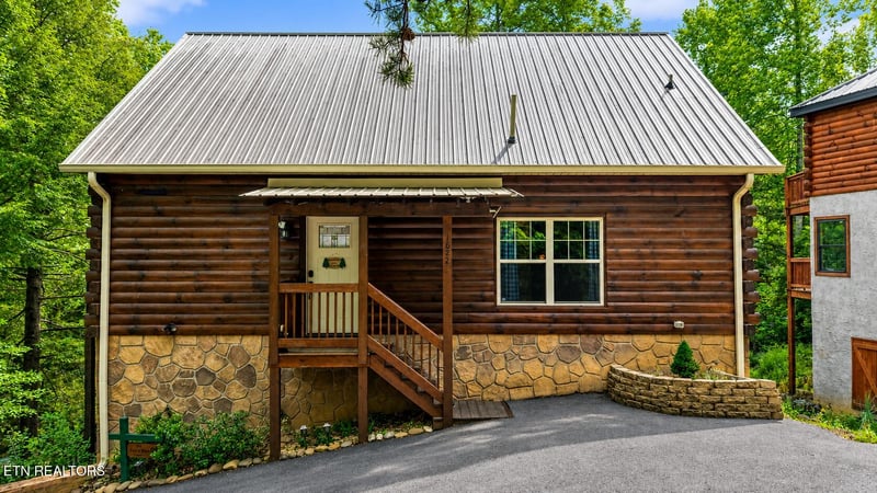 1622 Misty Hollow Way, Gatlinburg, TN 37738