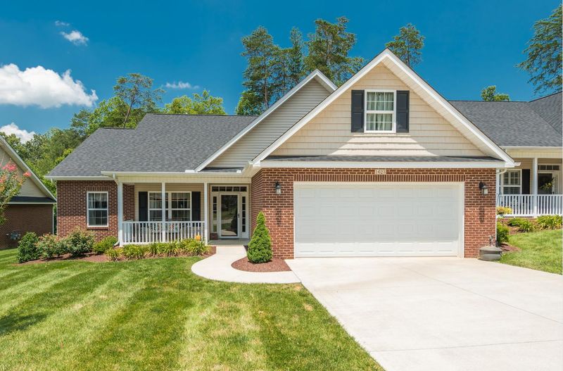 1623 Autumn Path Ln, Knoxville, TN 37918