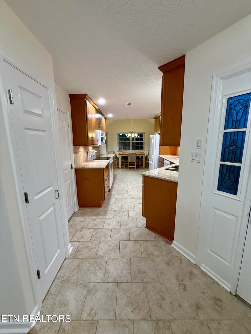 1623 Chenoweth Cir, Knoxville, TN 37909