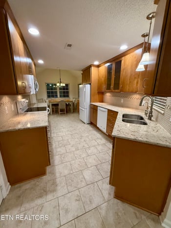 1623 Chenoweth Cir, Knoxville, TN 37909