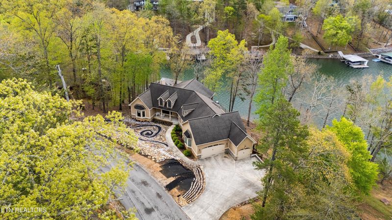 1623 Cove Pointe Rd, Lafollette, TN 37766