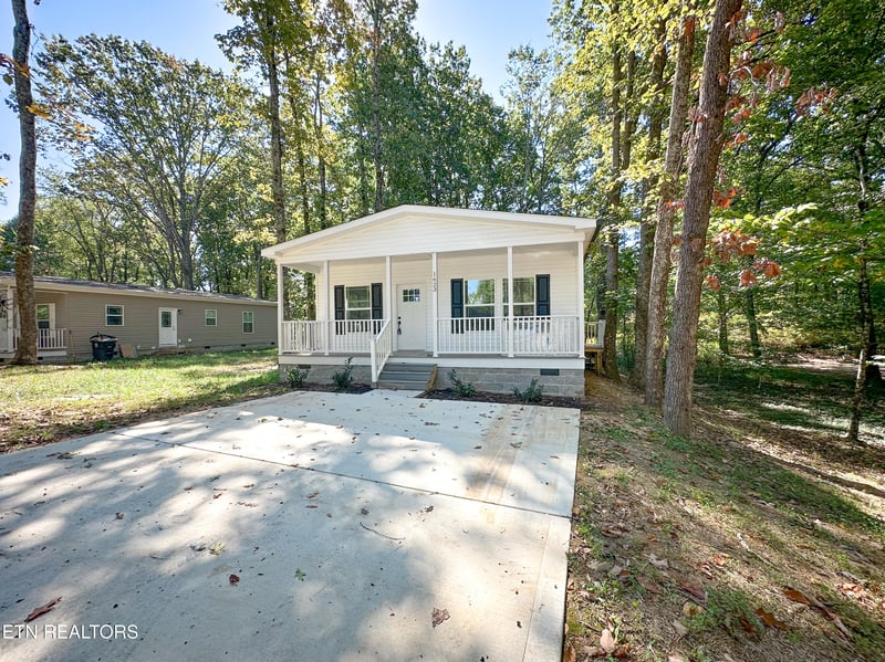 1623 Scenic Dr, Athens, TN 37303
