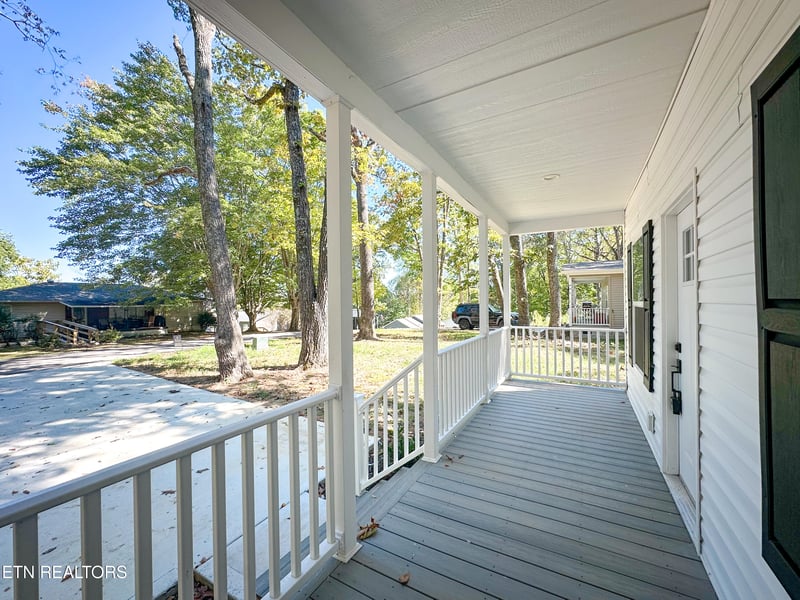 1623 Scenic Dr, Athens, TN 37303