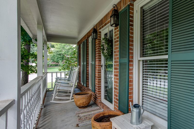 1624 Ila Perdue Dr, Knoxville, TN 37931