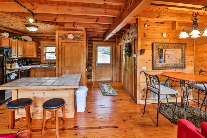 1624 Jed Tr, Sevierville, TN 37862
