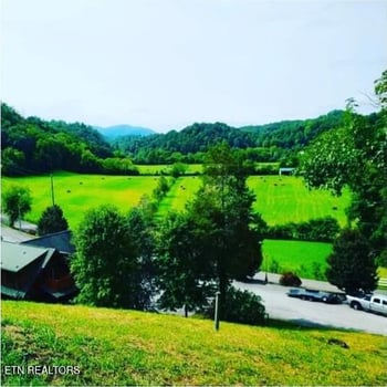 1624 Mountain Lodge Way, Pigeon Forge, TN 37862