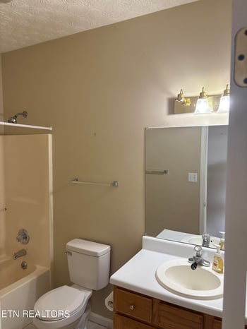 1624 Poplar Hill Rd, Knoxville, TN 37922