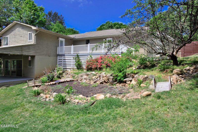 1624 River Crest Dr, Knoxville, TN 37922