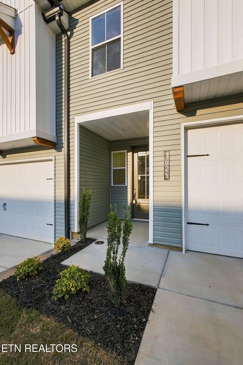 1625 Lateglow Way, Knoxville, TN 37931