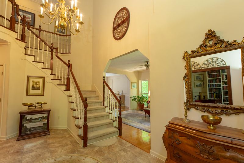 1625 Valley Woods Dr, Sevierville, TN 37862