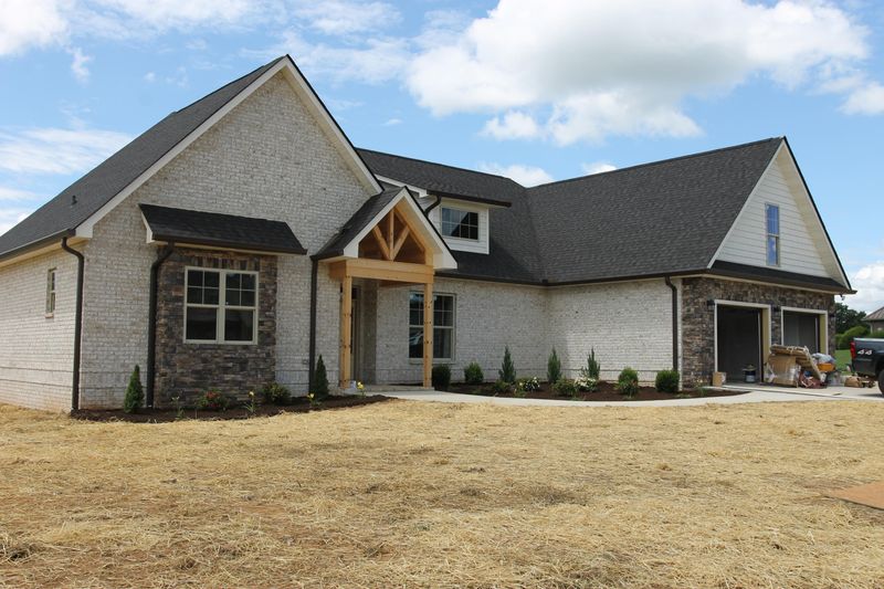 1626 Cascading Falls Ln, Sevierville, TN 37876