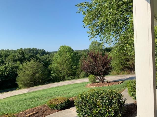 1626 Moon Ct, Sevierville, TN 37876