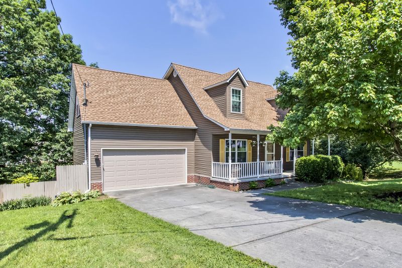 1627 Poplar Hill Rd, Knoxville, TN 37922