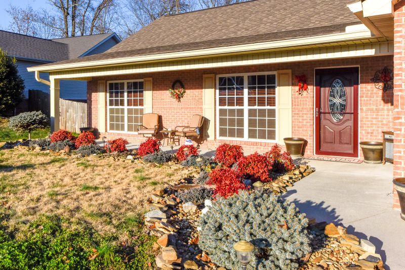 1628 Chicory Ct, Maryville, TN 37801