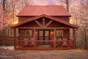1628 Ginnys Tr, Sevierville, TN 37876