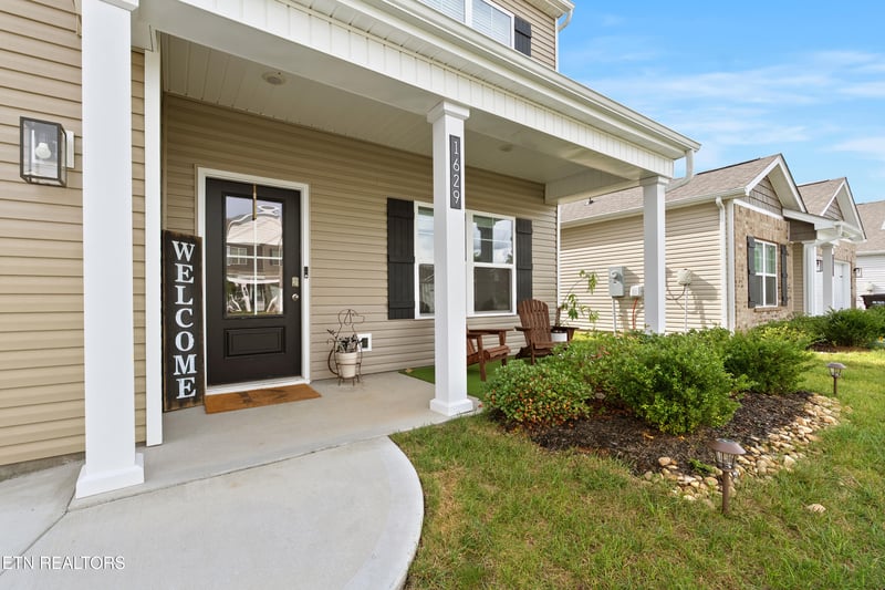 1629 Cabernet Ln, Knoxville, TN 37918