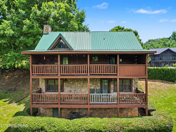 1629 Little Cabin Loop, Pigeon Forge, TN 37862