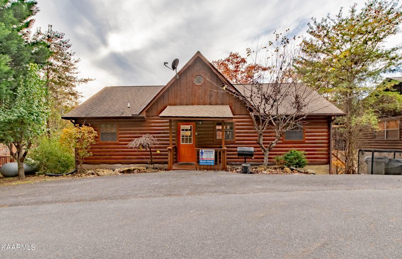 1629 Raccoon Den Way, Sevierville, TN 37862