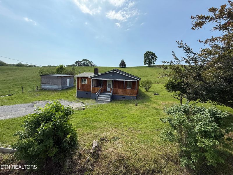 163 Bostic Ln, Lafollette, TN 37766