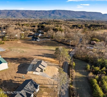 163 County Road 801, Etowah, TN 37331