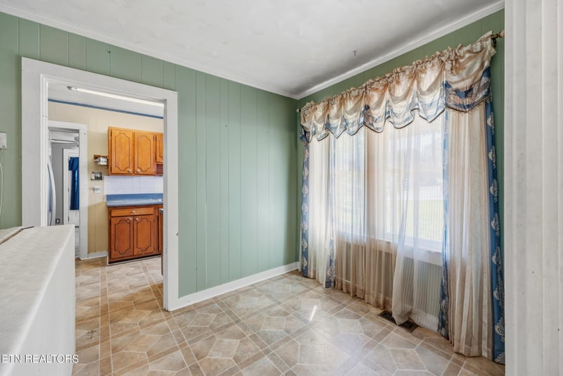163 Ivy Ave, Lenoir City, TN 37771