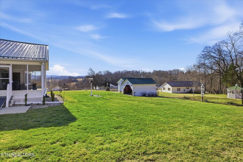 163 Matthew Ln, Lafollette, TN 37766