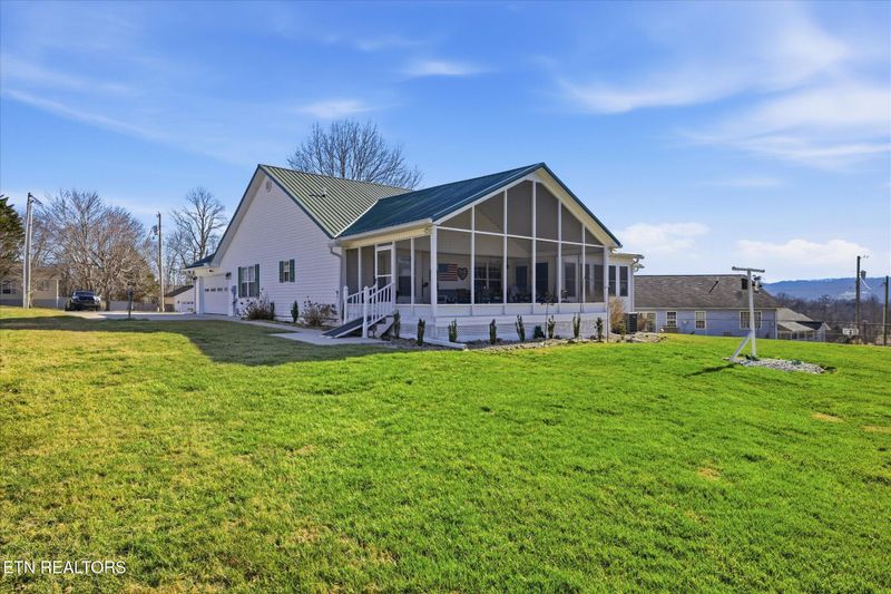 163 Matthew Ln, Lafollette, TN 37766