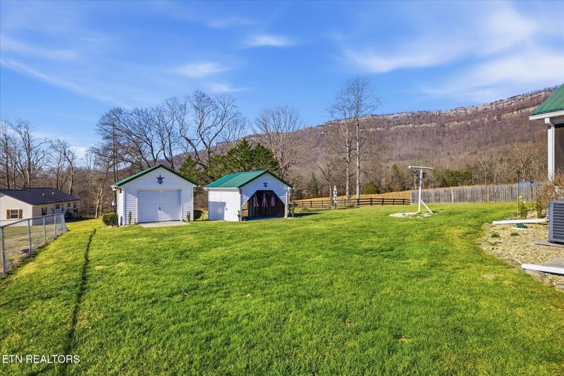 163 Matthew Ln, Lafollette, TN 37766