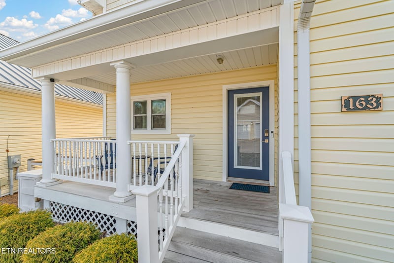 163 N Deer Village Ln, Lafollette, TN 37766