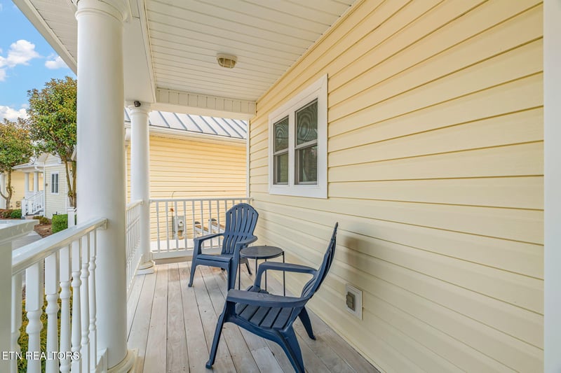163 N Deer Village Ln, Lafollette, TN 37766