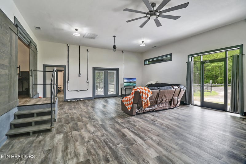 163 Underpass Dr, Oneida, TN 37841