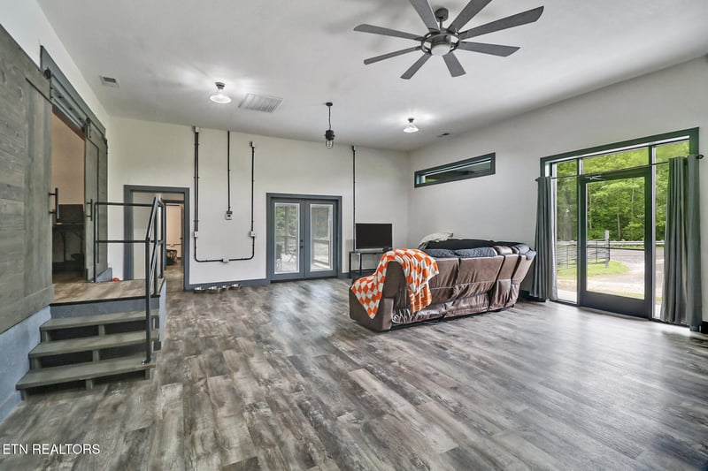 163 Underpass Dr, Oneida, TN 37841