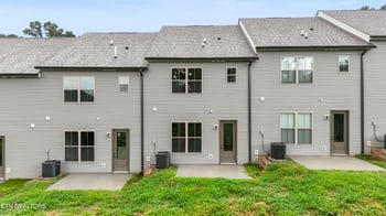 1630 Bennett Village Dr, Maryville, TN 37804