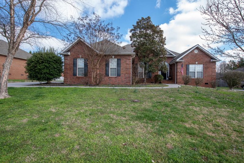 1630 Lindenhall Dr, Alcoa, TN 37701