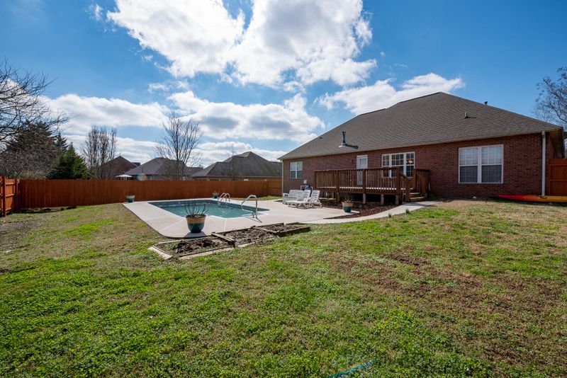 1630 Lindenhall Dr, Alcoa, TN 37701