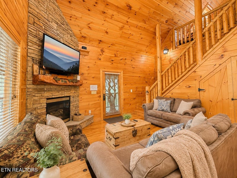 1630 Majestic Oak Way, Sevierville, TN 37876
