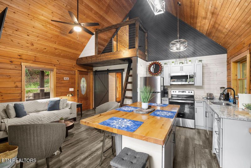 1630 Ridgecrest Dr, Sevierville, TN 37876