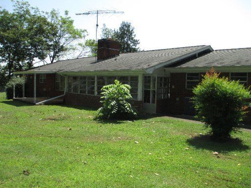 1630 Simpson Rd, Loudon, TN 37774